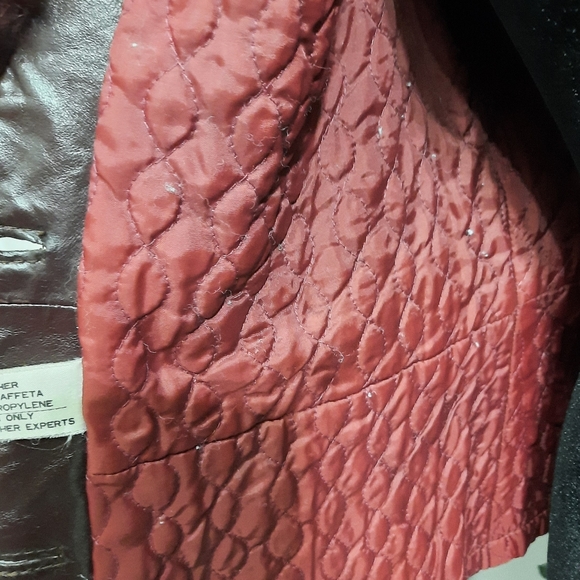 ~{Vintage}~ Fur collar red leather jacket. - Picture 7 of 12